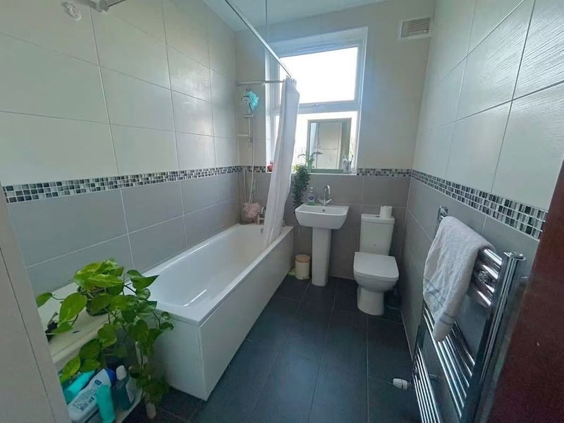 Room Durnsford Road in Greater London