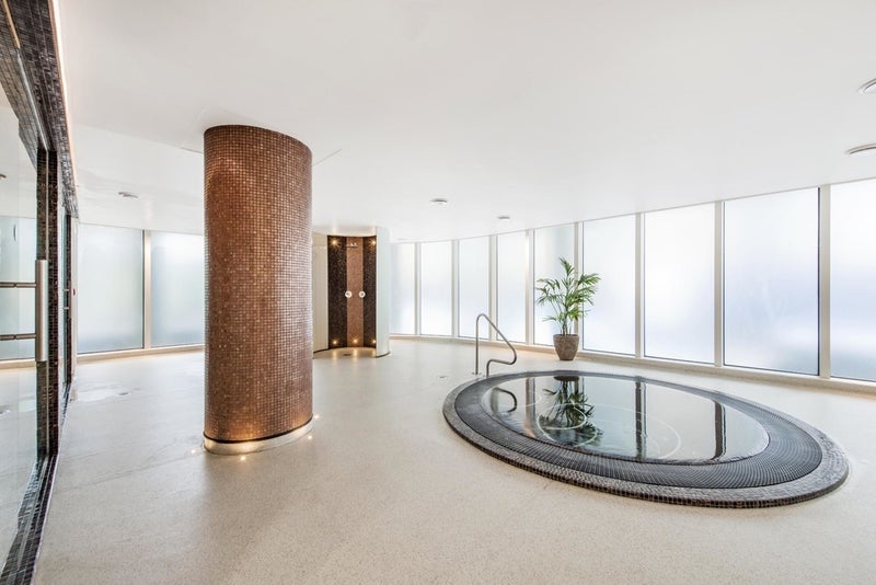 Flat Millharbour in Greater London