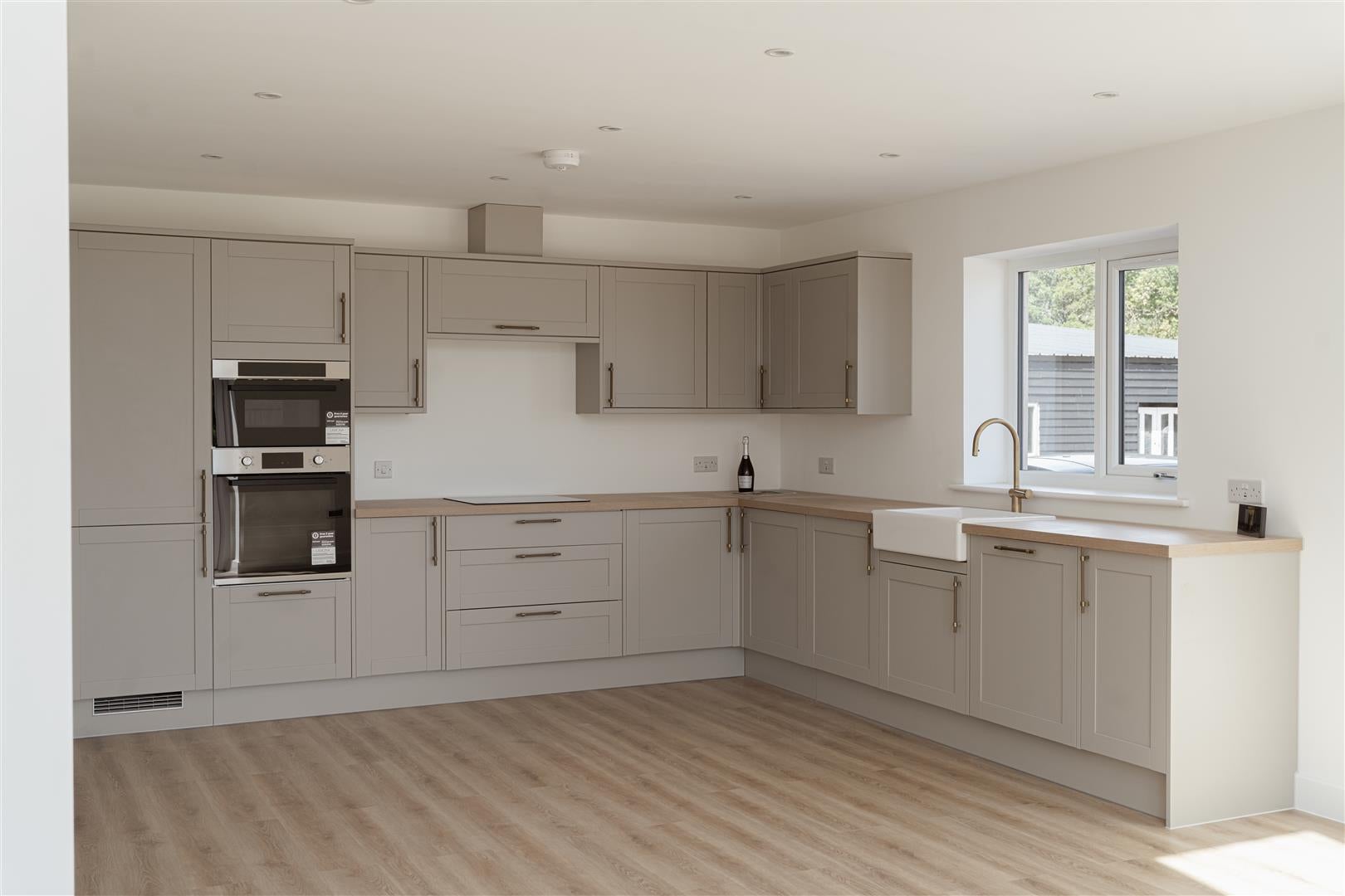 House Kinnersley Manor in Reigate and Banstead