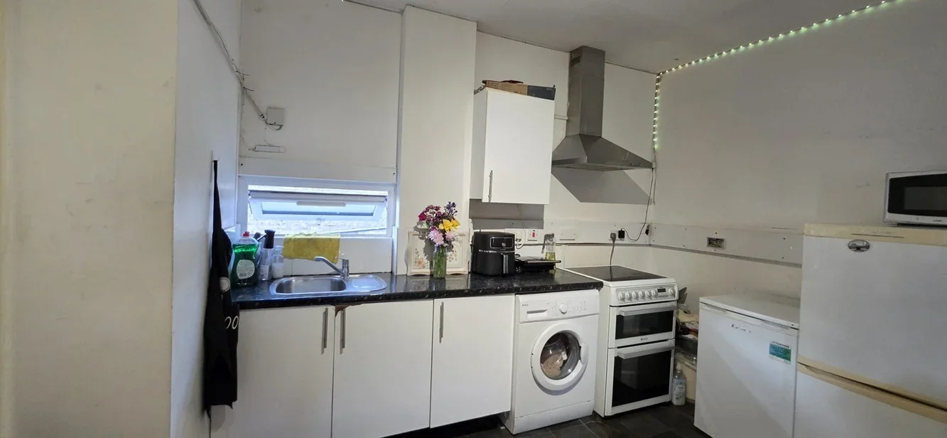 Flat Romford Road in Greater London
