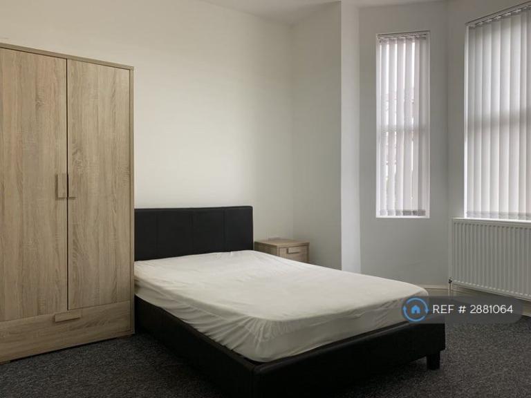 Room Earlsdon Street in Coventry