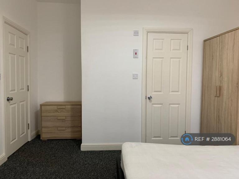 Room Earlsdon Street in Coventry