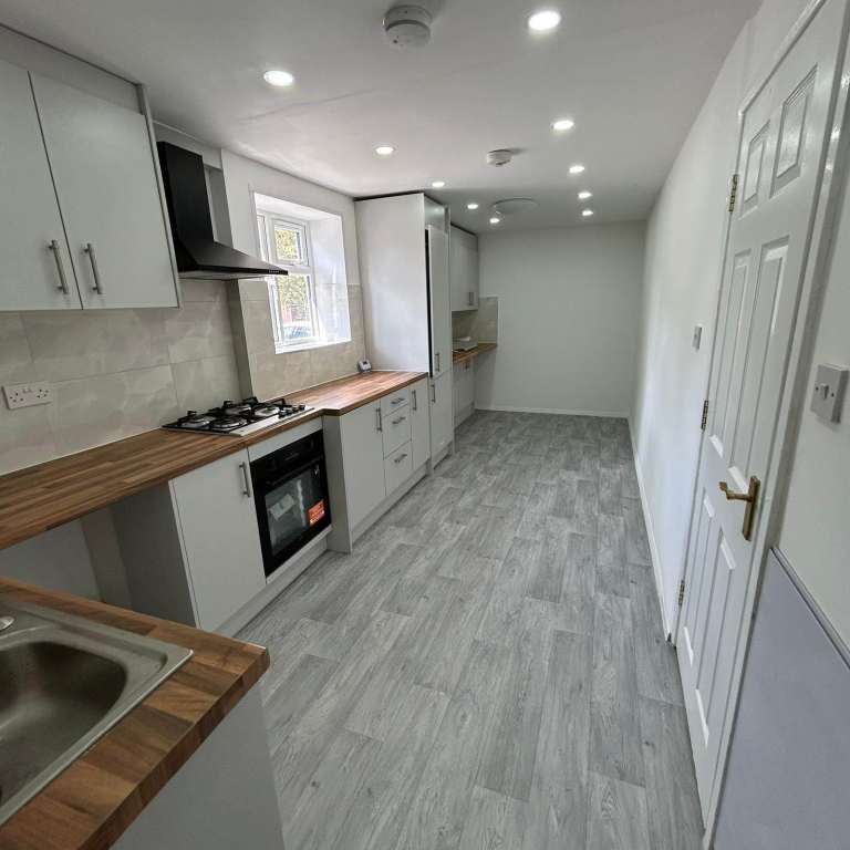 House Ingleside in Slough