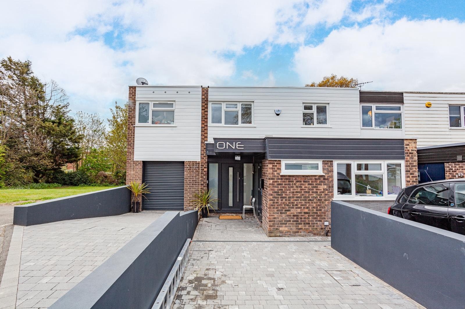 House Canterbury Close in Greater London