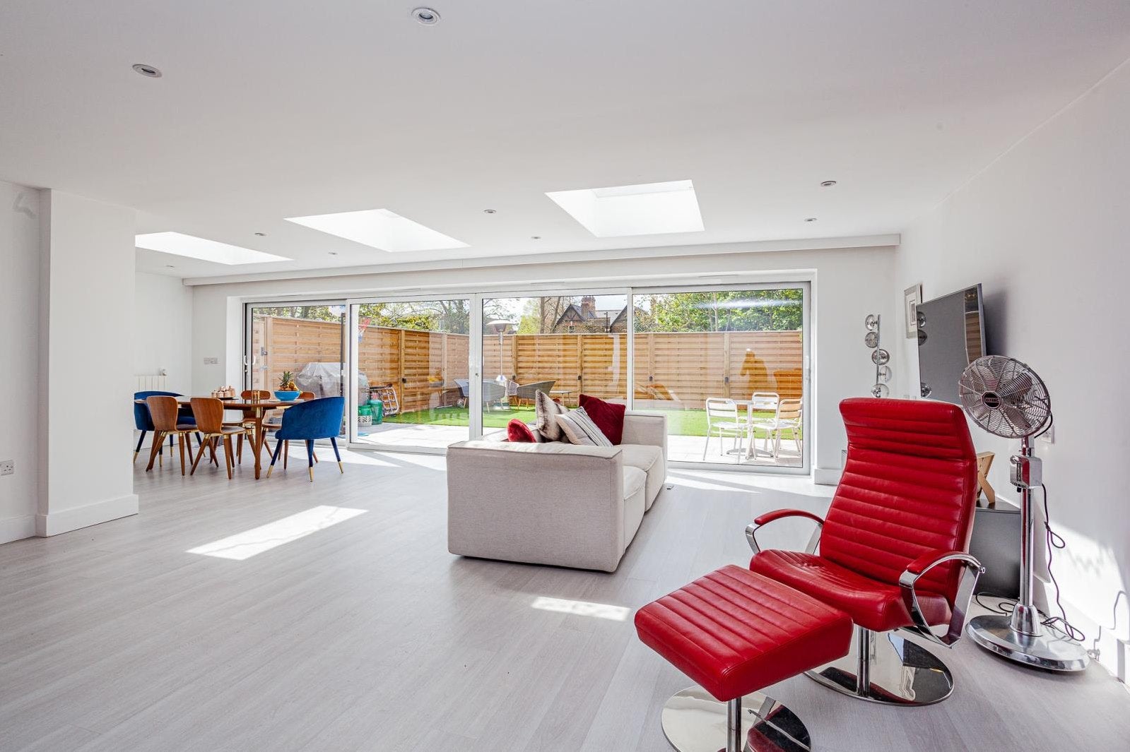 House Canterbury Close in Greater London