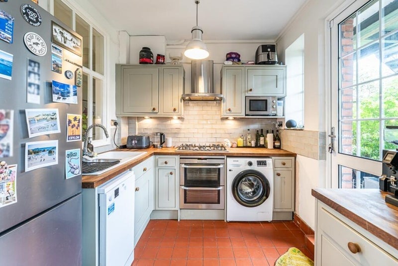 Room Fishponds Road in Greater London