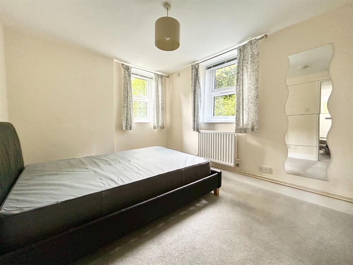 Flat Southampton Street in Rushmoor