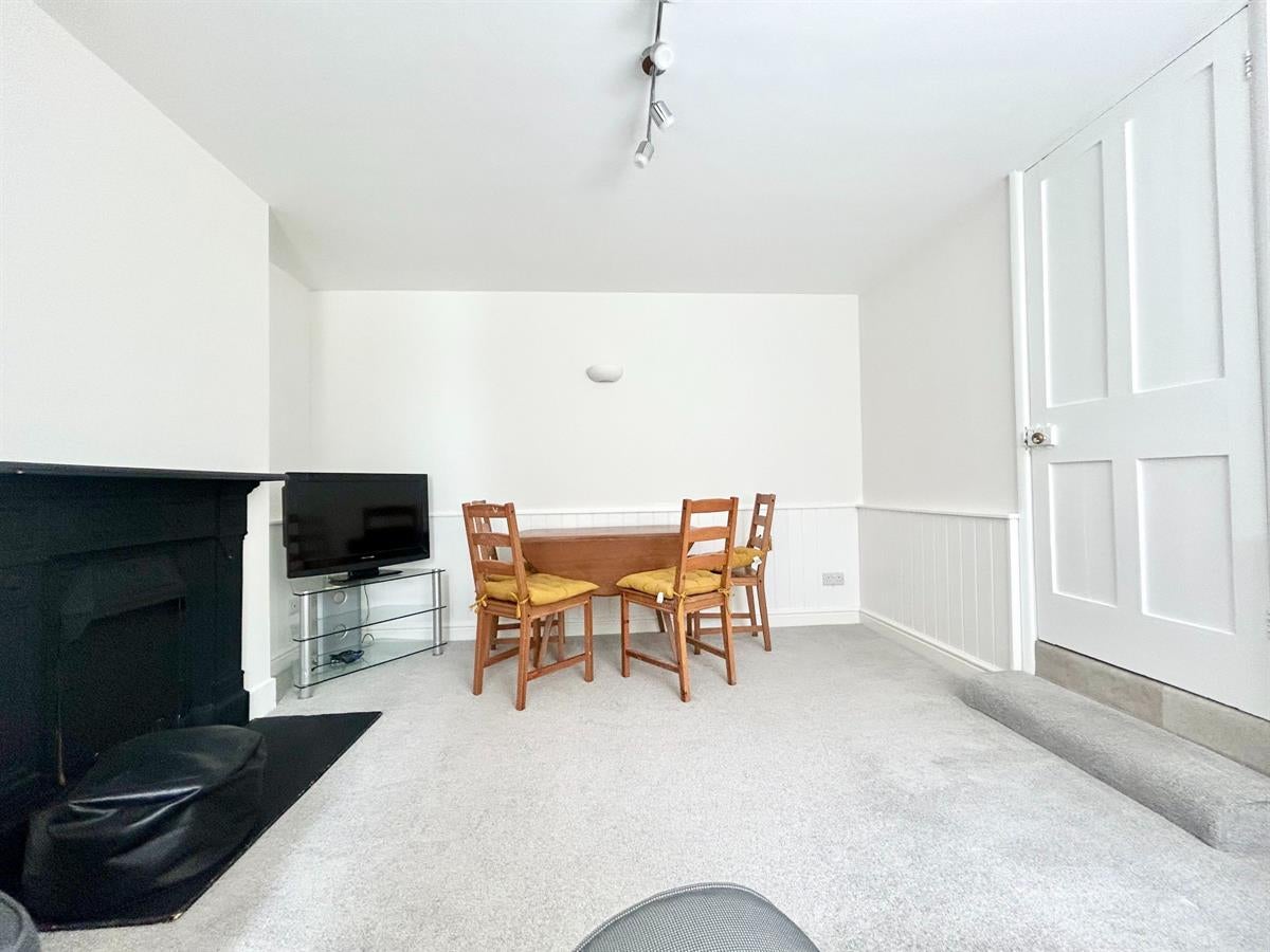 Flat Southampton Street in Rushmoor
