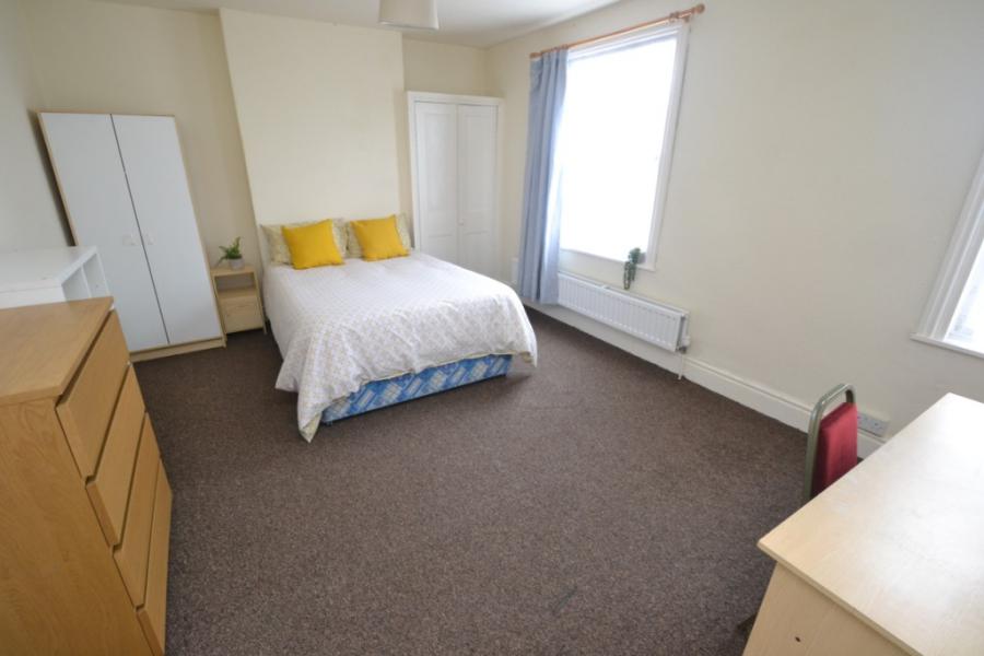 Room Oakfields Road in Nottingham