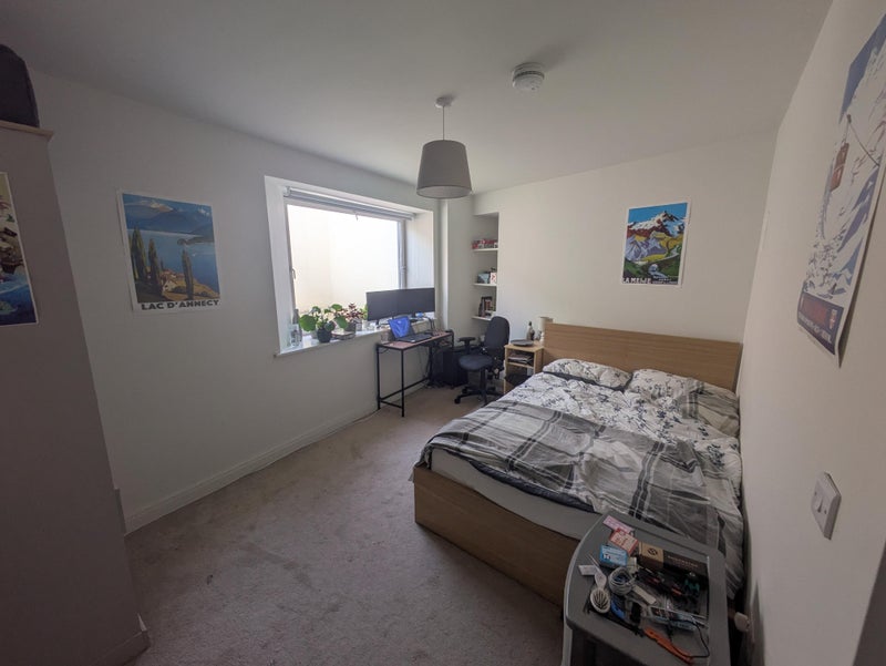 Room Alpha Road in Bristol