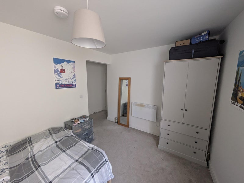 Room Alpha Road in Bristol