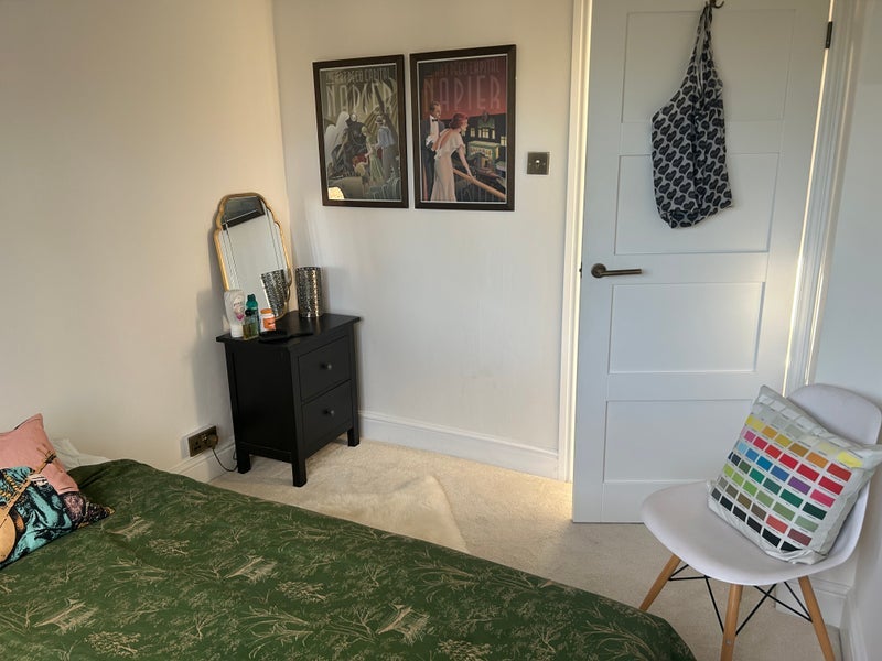 Room Poynders Road in Greater London