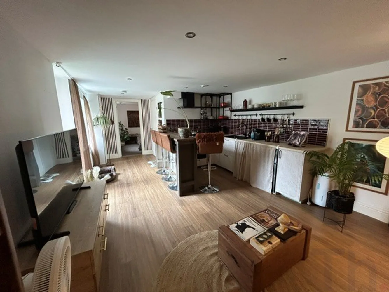 Flat Denmark Road in Cowes