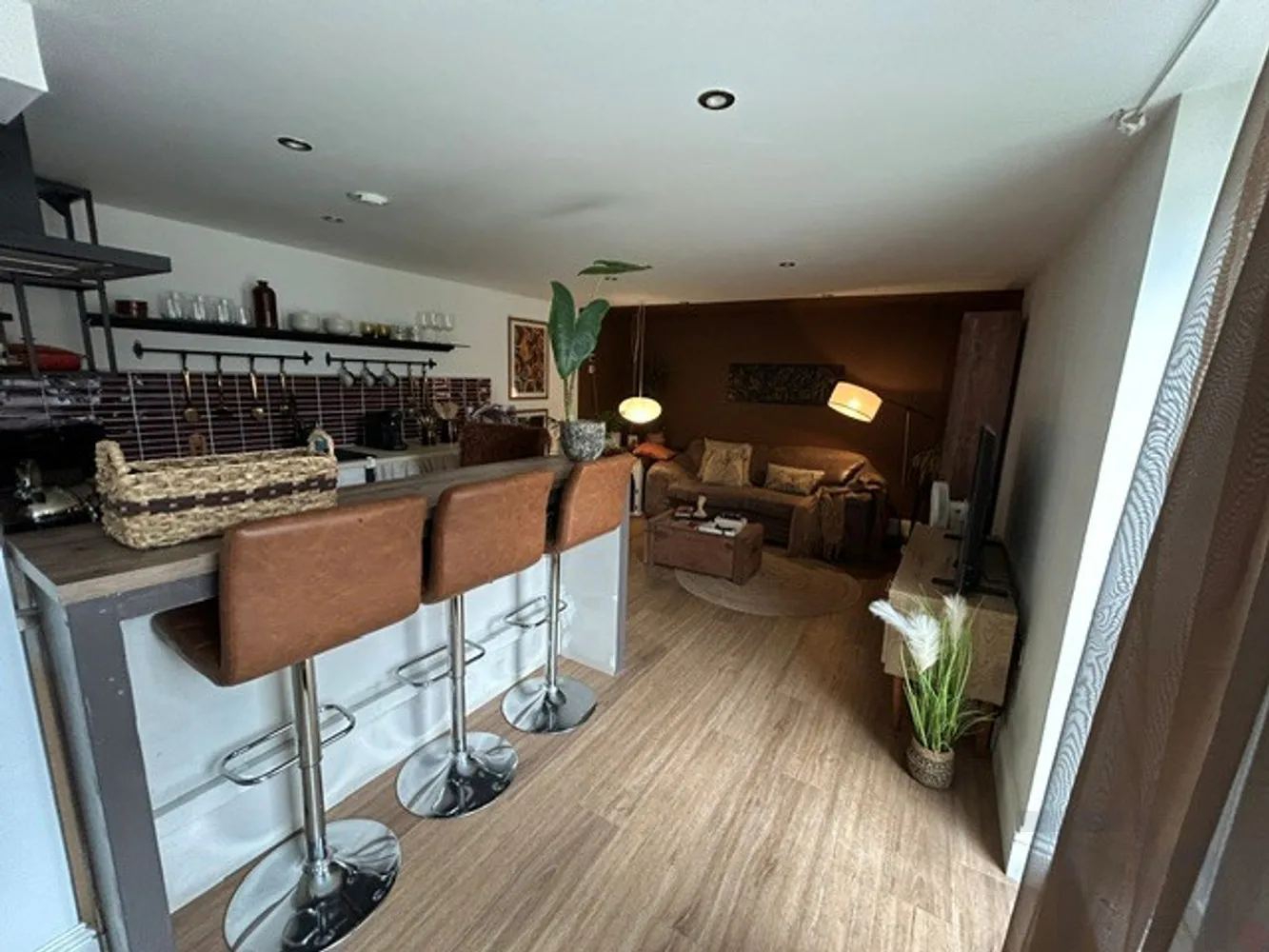 Flat Denmark Road in Cowes