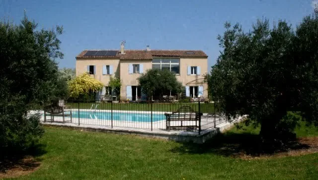 Maison Route de Gordes à Robion