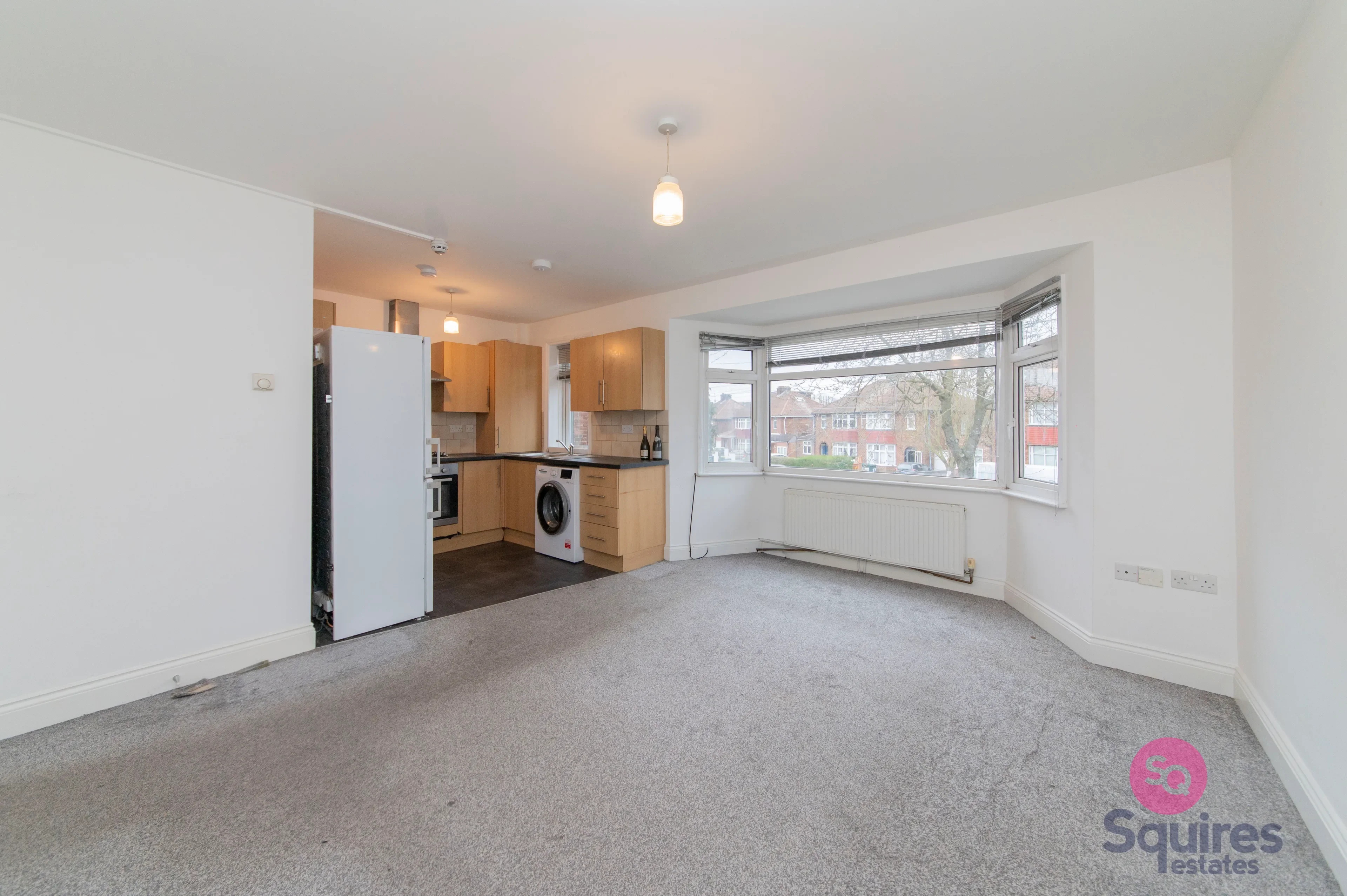 Flat Cotswold Gardens in Greater London