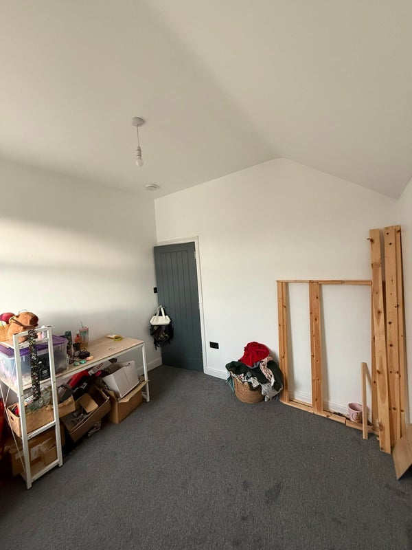 Room Mardy Street in Cardiff
