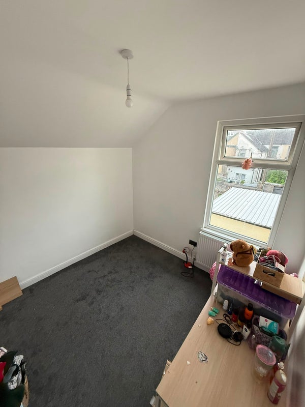 Room Mardy Street in Cardiff