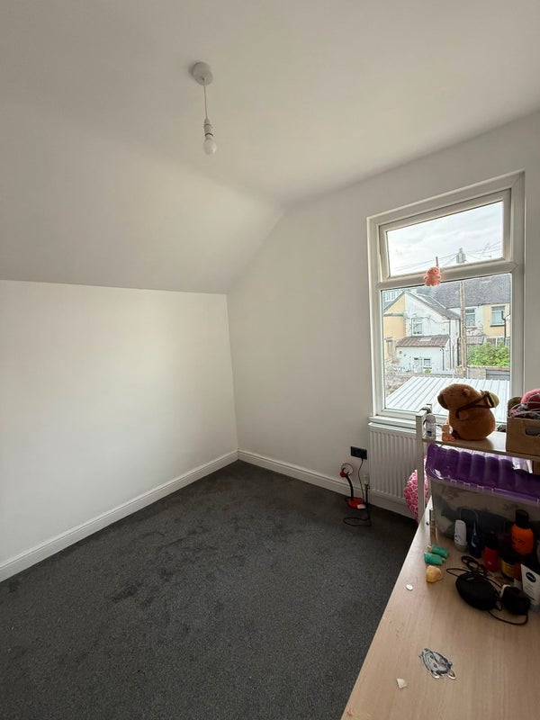 Room Mardy Street in Cardiff