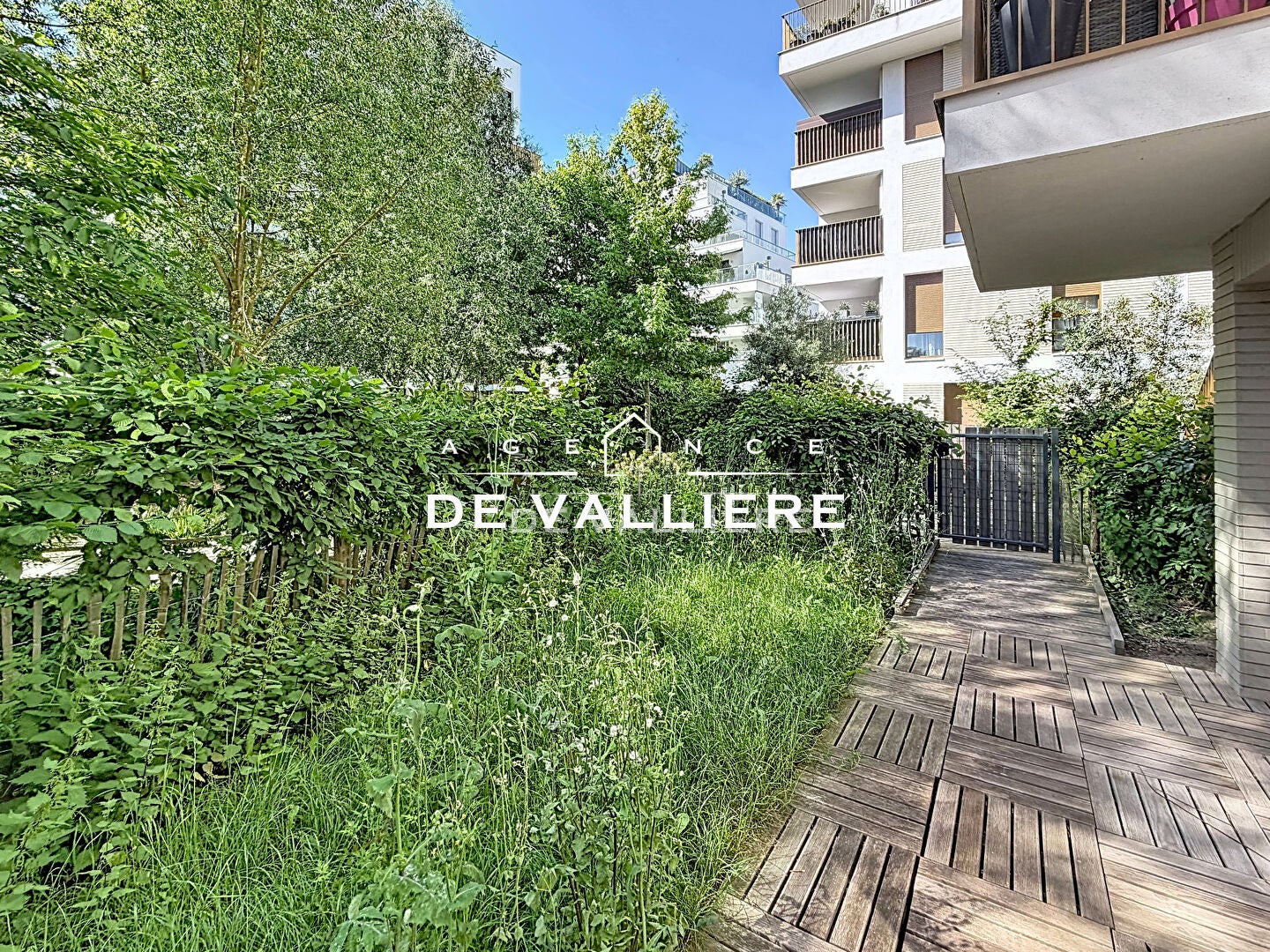 Flat Rue des Dix-Huit Arpents in Rueil-Malmaison