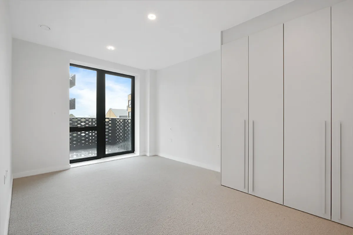 Flat Boston Road in Greater London