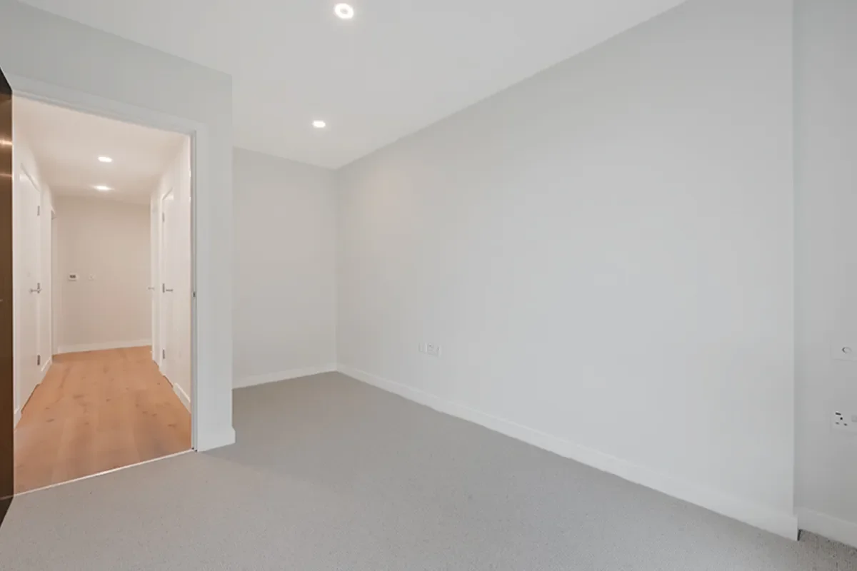 Flat Boston Road in Greater London