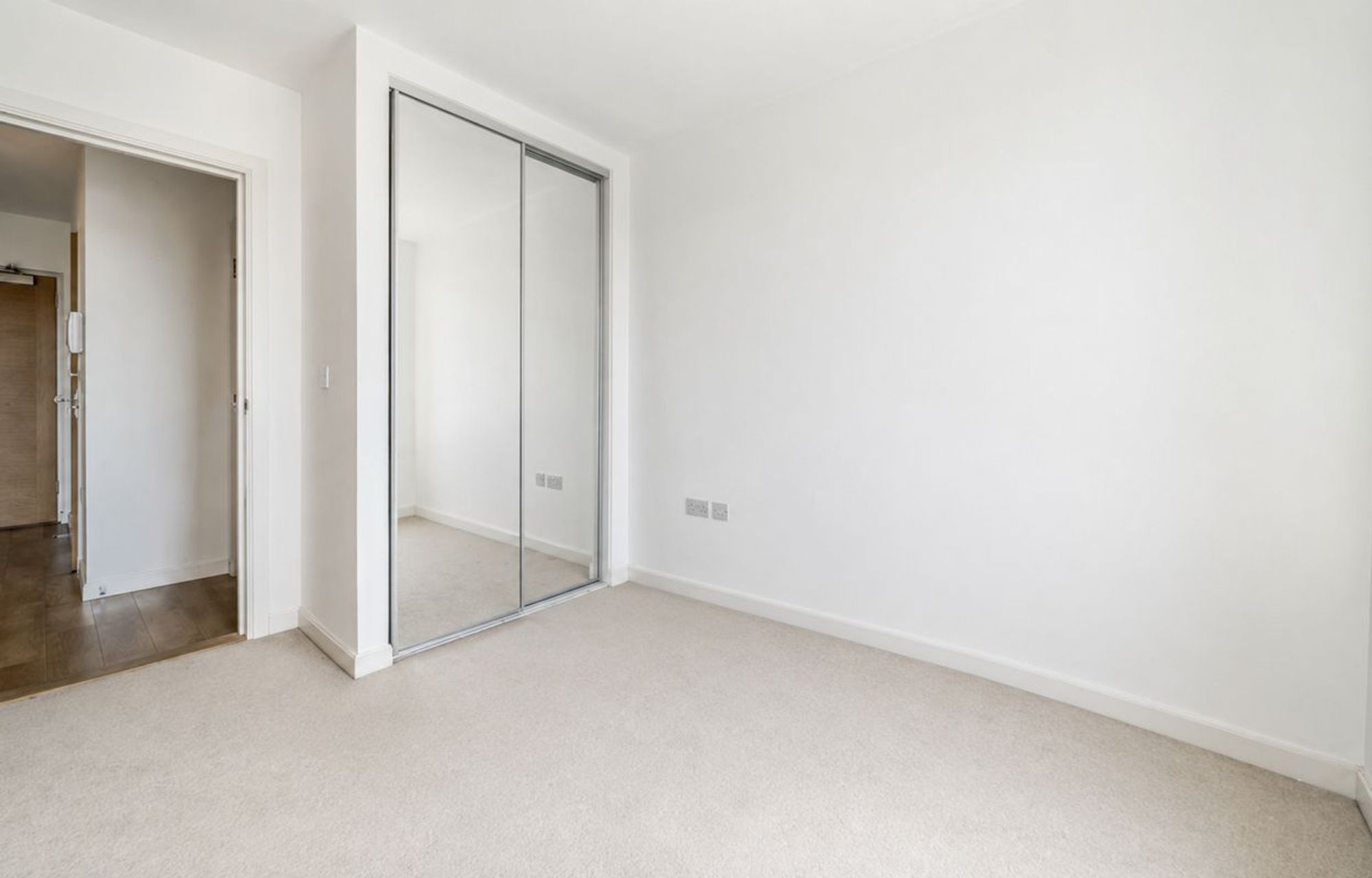 Flat Ocean Drive in Gillingham