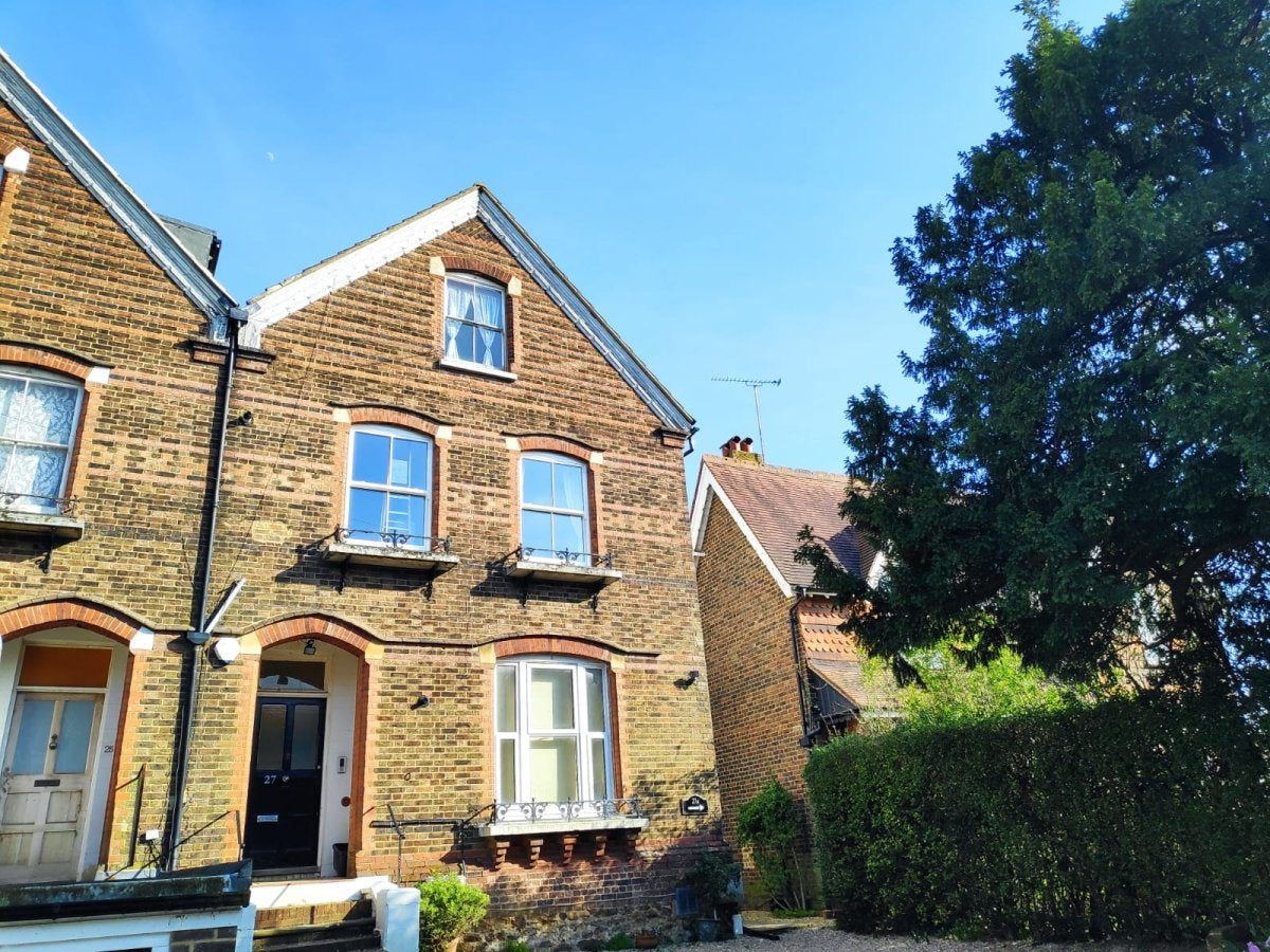 Flat Woodlands Road in Reigate and Banstead