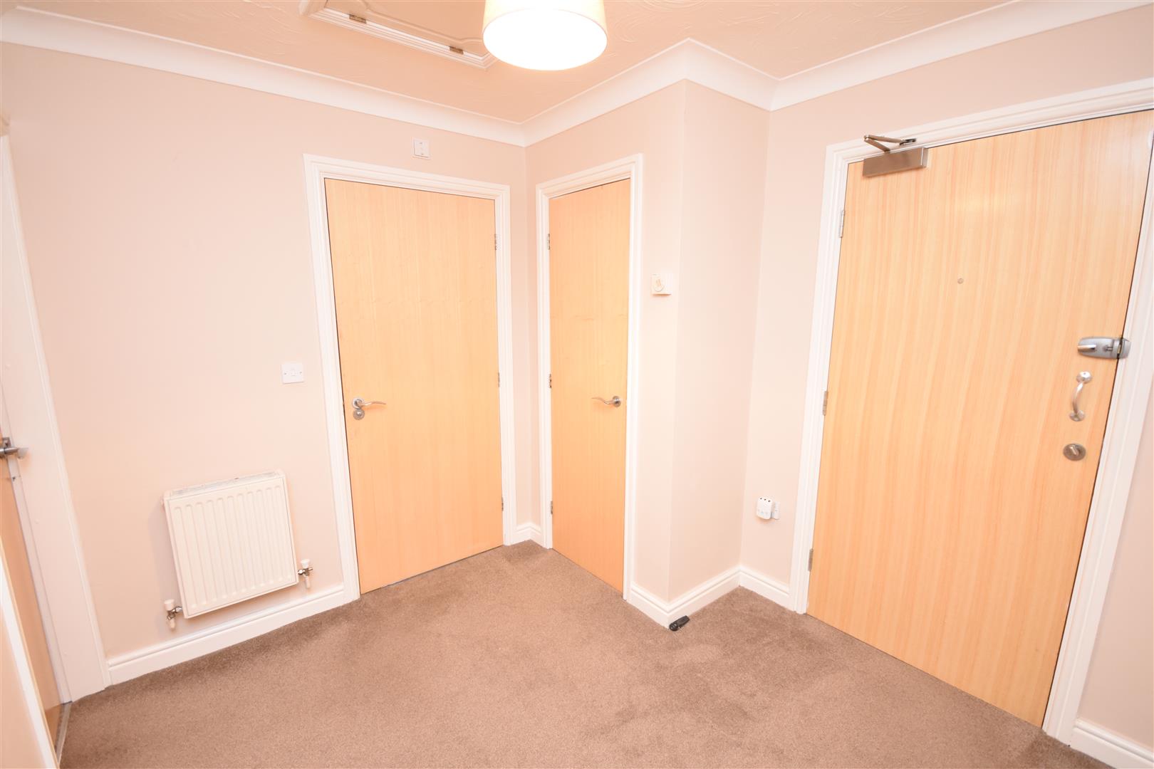 Flat Ladybower Close in Moreton