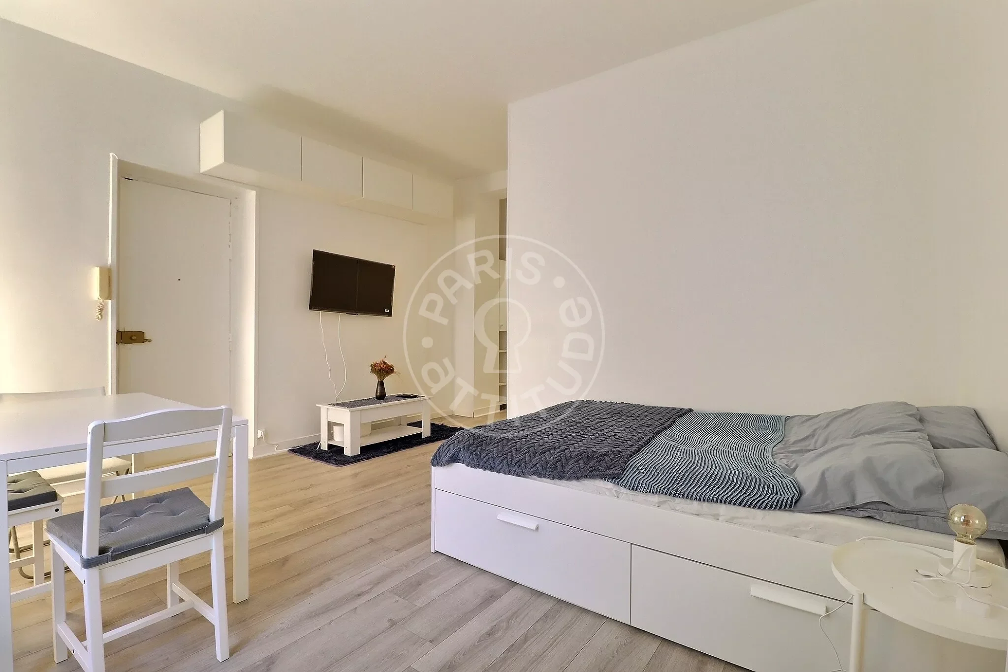 Flat Rue Jean Maridor in Paris