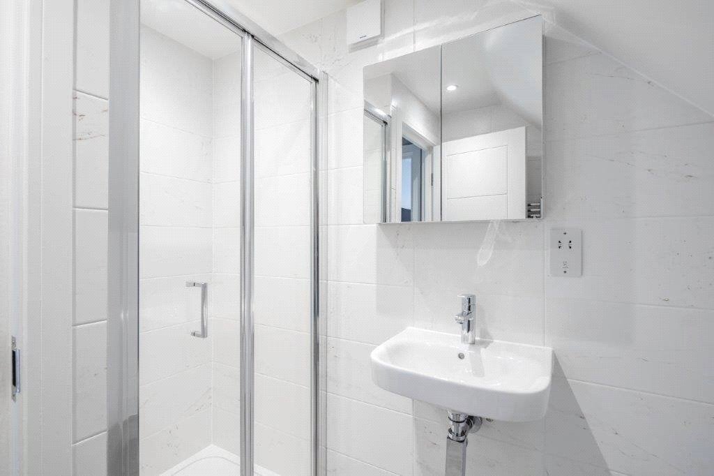 Flat Goldhawk Road in Greater London
