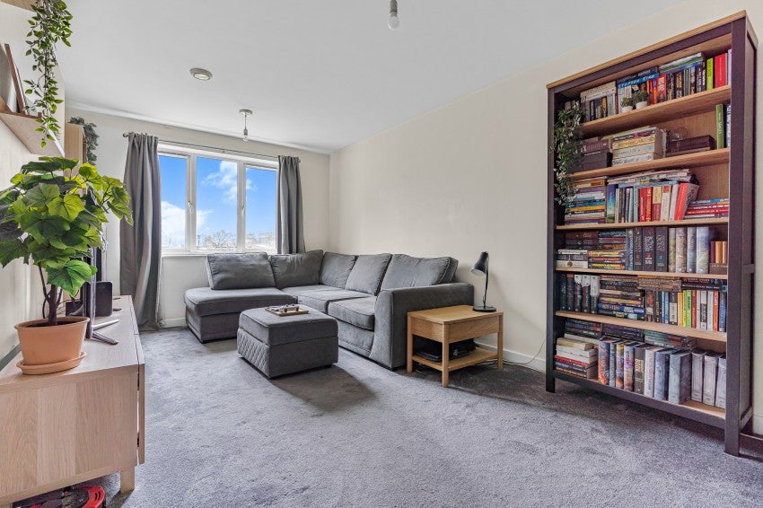 Flat Dudley Place in Borough of Spelthorne