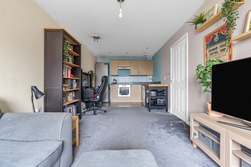 Flat Dudley Place in Borough of Spelthorne