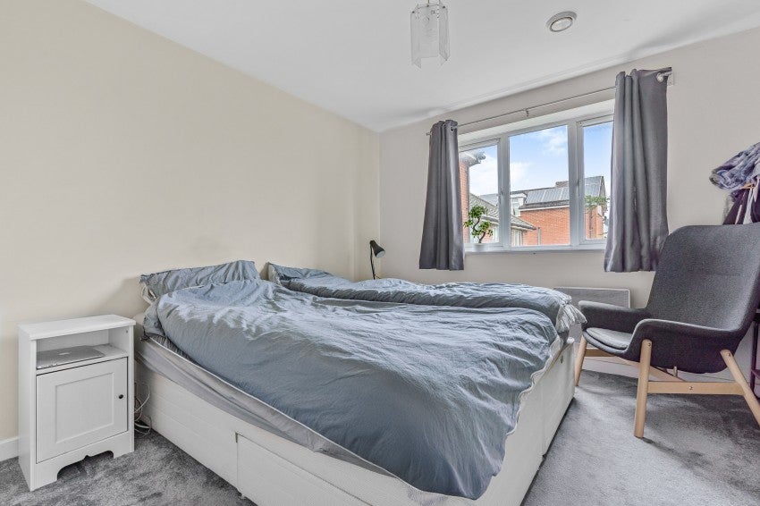 Flat Dudley Place in Borough of Spelthorne