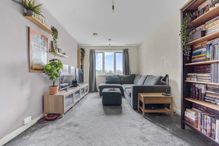 Flat Dudley Place in Borough of Spelthorne