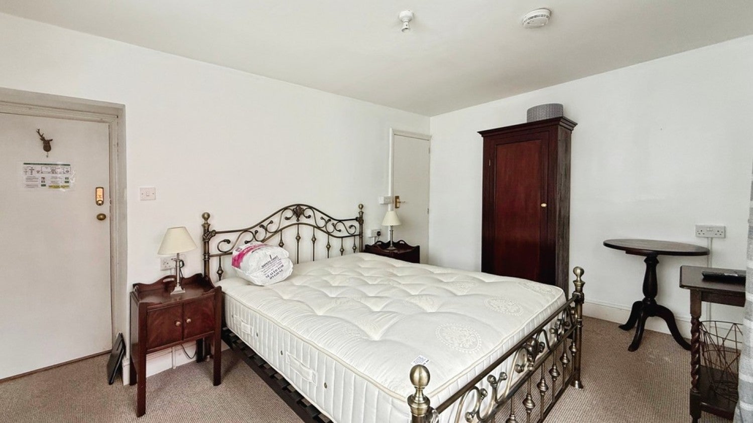 Room Bitham Lane in Westbury