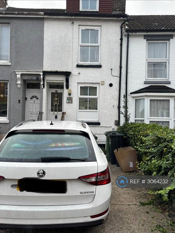 Flat Upper Fant Road in Maidstone