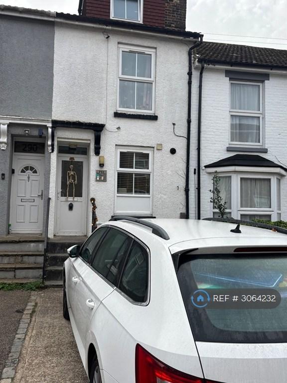Flat Upper Fant Road in Maidstone