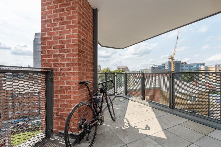 Flat Webber Street in Greater London