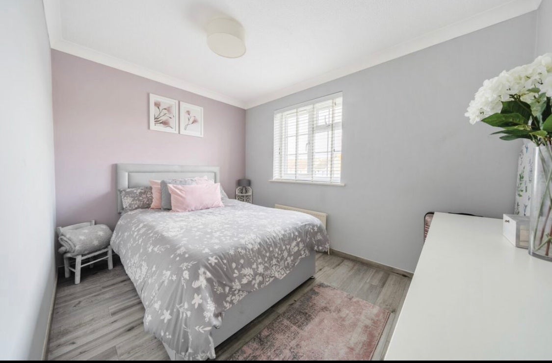Room Todd Crescent in Borough of Swale