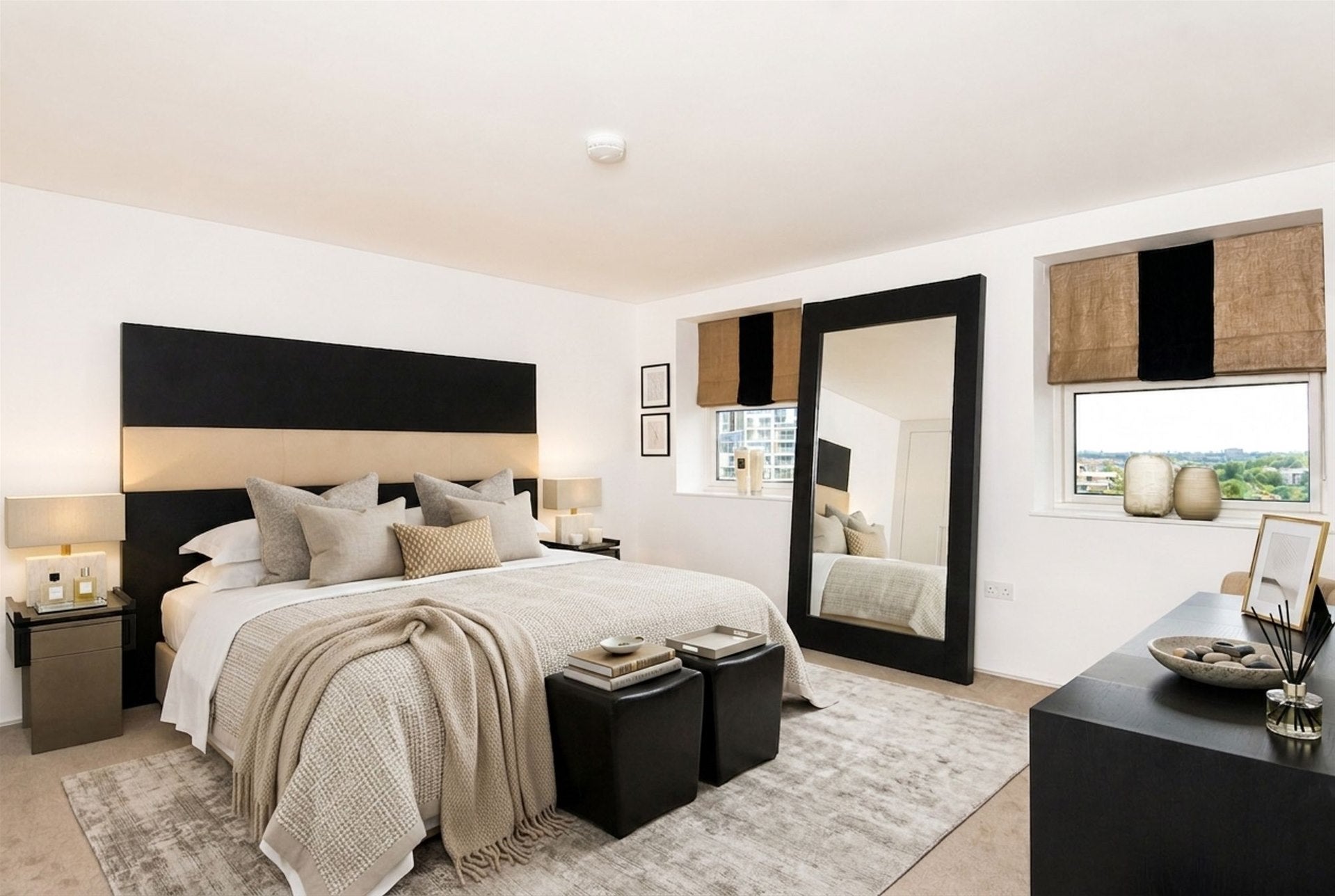 Flat Boydell Court in Greater London