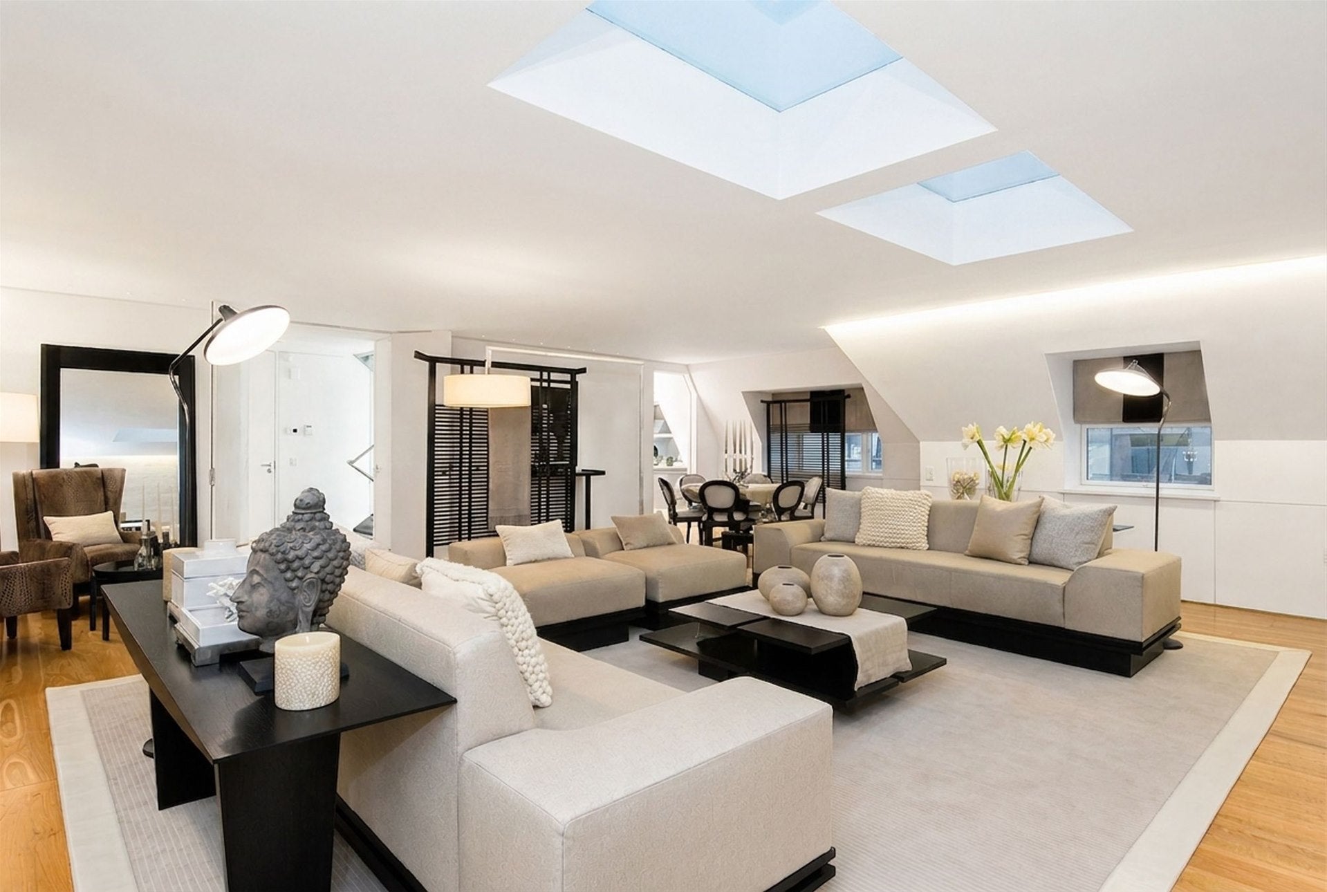 Flat Boydell Court in Greater London
