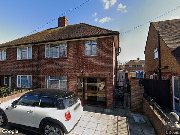Flat Monarch Close in Greater London