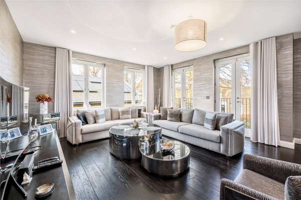 House Goldhawk Road in Greater London