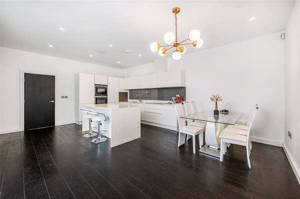 House Goldhawk Road in Greater London