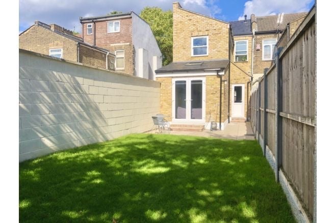 House Samson Street in Greater London