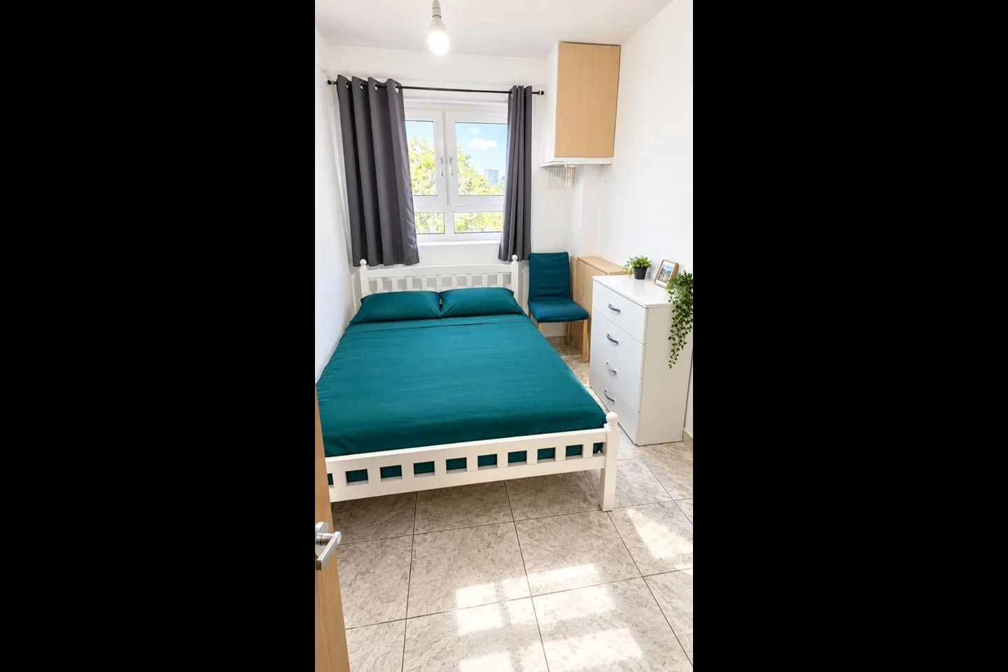 Room Woodseer Street in Greater London