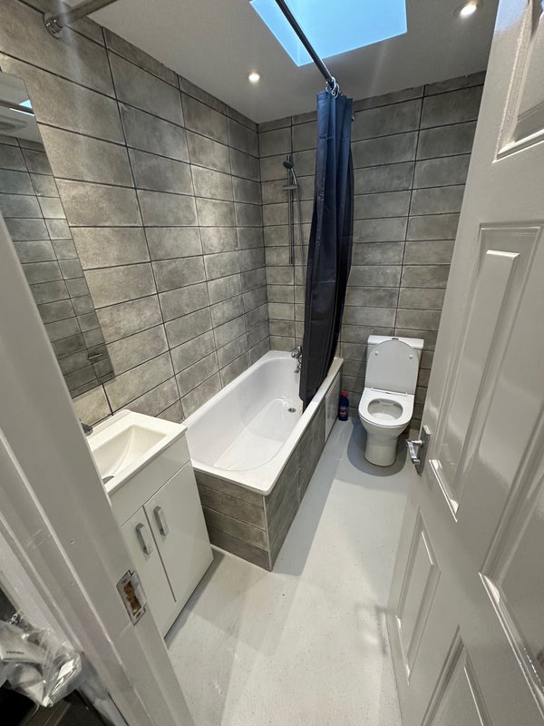 Room Hornsey Park Road in Greater London