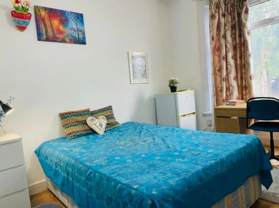 Room St Mary's Road in Greater London