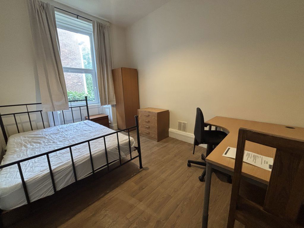 Room St Mary Place in Dundee